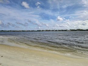 107 Half Moon Circle A3, Hypoluxo FL 33462
