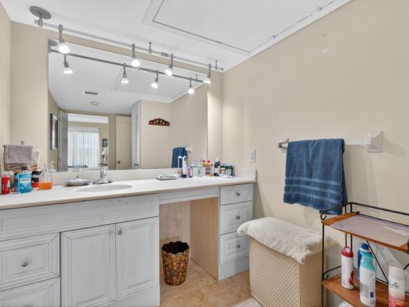 5580 Tamberlane Cir 133, Palm Beach Gardens FL 33418