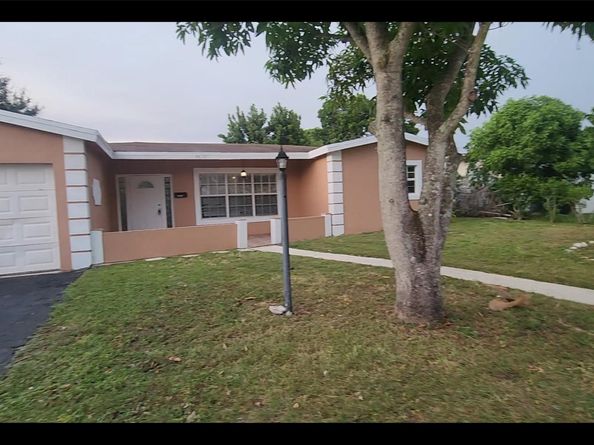 4655 NW 41st Pl, Lauderdale Lakes FL 33319