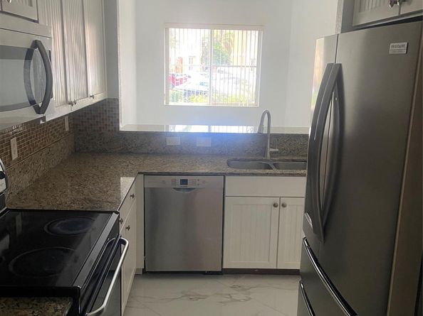 8962 SW 18th St, Hollywood FL 33025