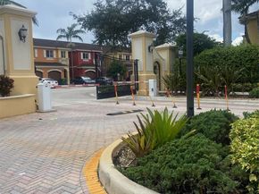 8962 SW 18th St, Hollywood FL 33025
