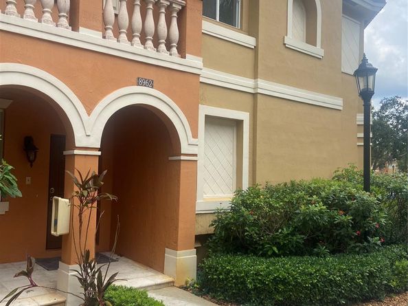8962 SW 18th St, Hollywood FL 33025