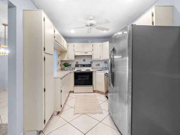 826 Sky Pine Way G2, Greenacres FL 33415