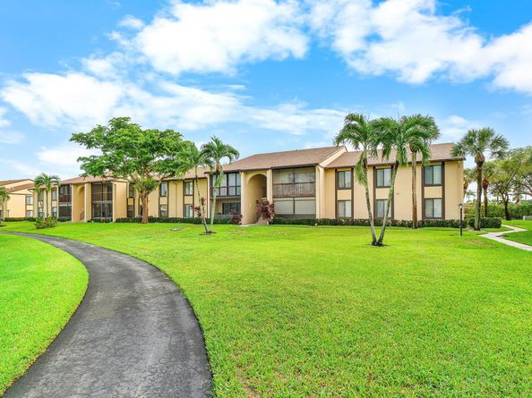 826 Sky Pine Way G2, Greenacres FL 33415