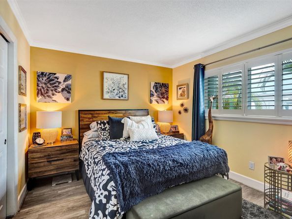 1200 NE 17 Ct 12, Fort Lauderdale FL 33305