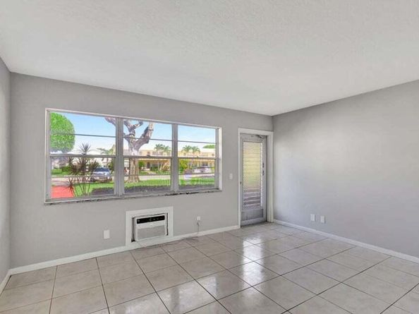 27 Camden B, West Palm Beach FL 33417