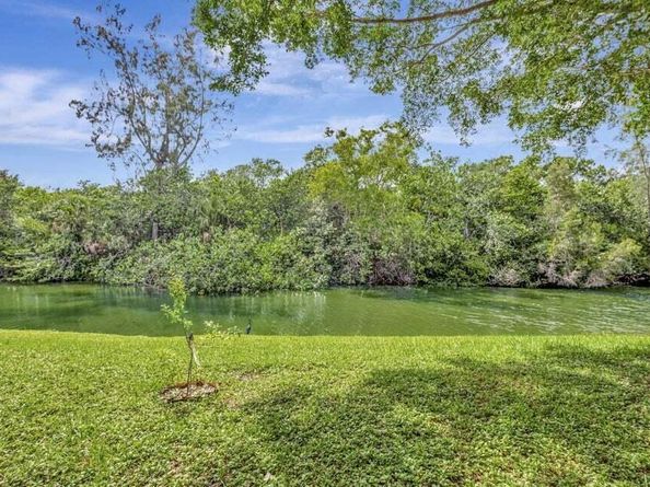 27 Camden B, West Palm Beach FL 33417