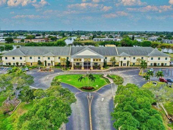 27 Camden B, West Palm Beach FL 33417