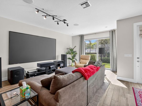 1402 SW 4th Ave 1402, Fort Lauderdale FL 33315