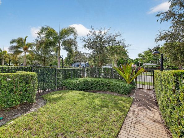 1402 SW 4th Ave 1402, Fort Lauderdale FL 33315