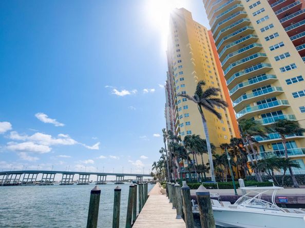 2640 Lake Shore Drive 1809, Riviera Beach FL 33404