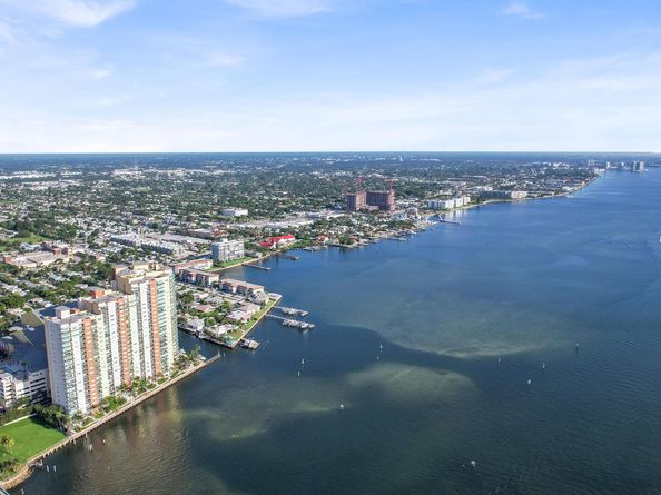 2640 Lake Shore Drive 1809, Riviera Beach FL 33404