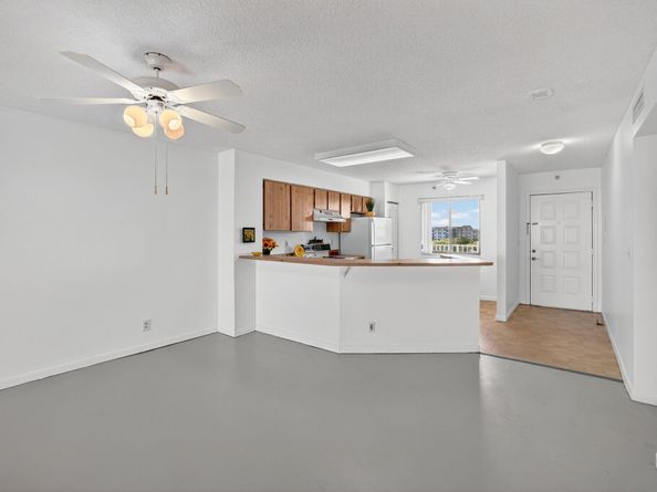 2215 Cypress Island Dr 803, Pompano Beach FL 33069