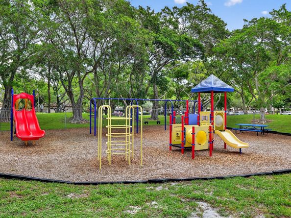 2215 Cypress Island Dr 803, Pompano Beach FL 33069