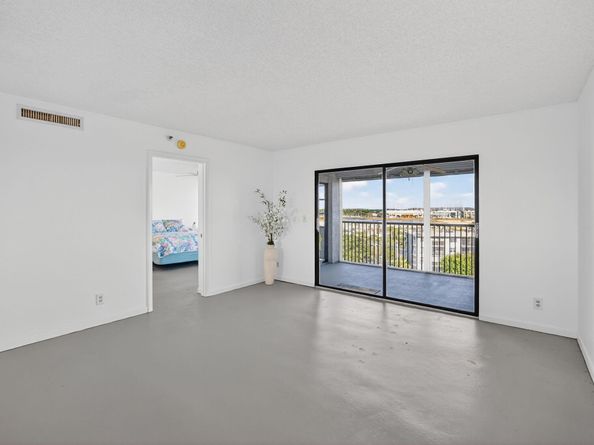 2215 Cypress Island Dr 803, Pompano Beach FL 33069