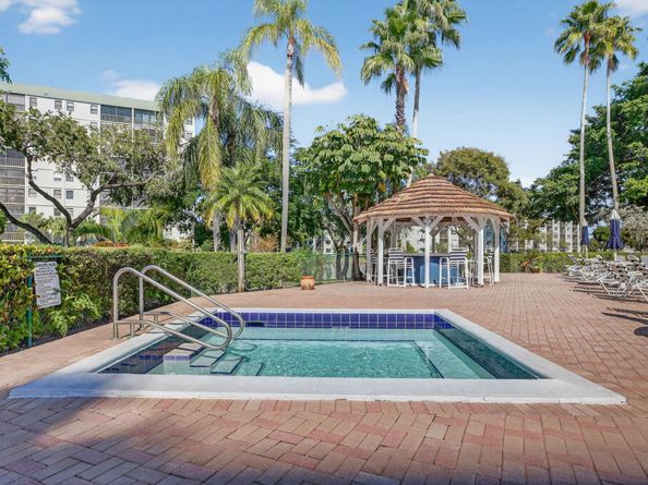 2215 Cypress Island Dr 803, Pompano Beach FL 33069