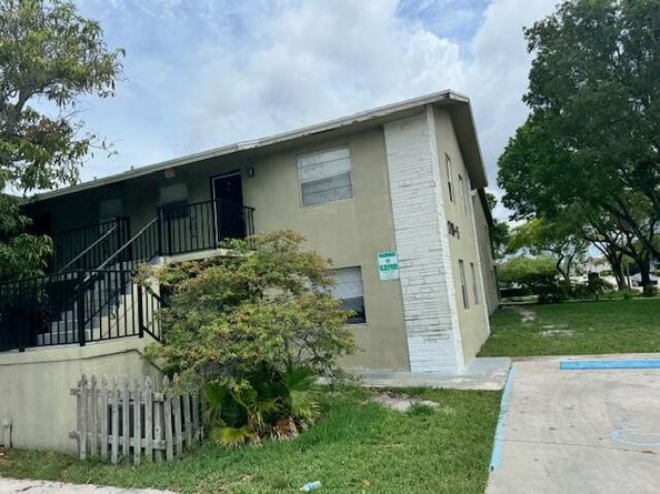 1709 S Federal Highway 6, Lake Worth Beach FL 33460