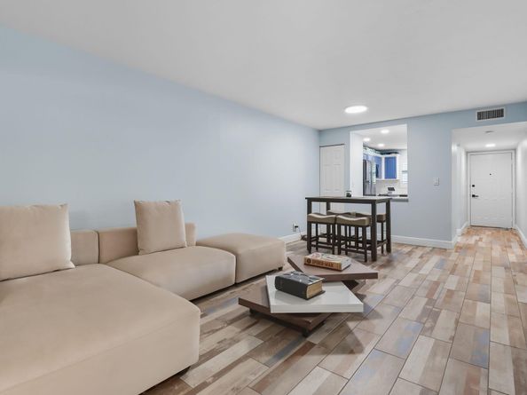 1921 W Woolbright Road B104, Boynton Beach FL 33426