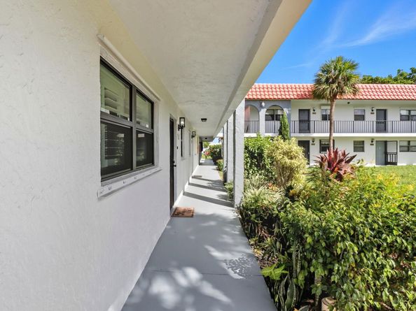 1921 W Woolbright Road B104, Boynton Beach FL 33426