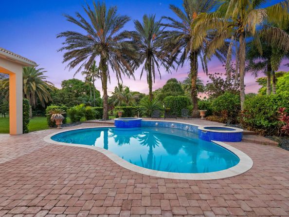 12825 Stonebrook Dr, Davie FL 33330