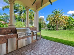 12825 Stonebrook Dr, Davie FL 33330