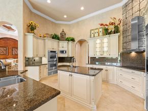 12825 Stonebrook Dr, Davie FL 33330