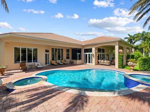 12825 Stonebrook Dr, Davie FL 33330