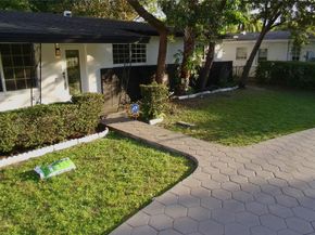 14715 N Spur Dr, Miami FL 33161