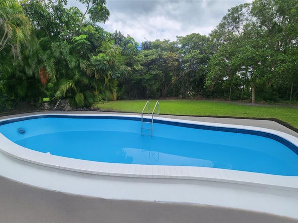 14715 N Spur Dr, Miami FL 33161