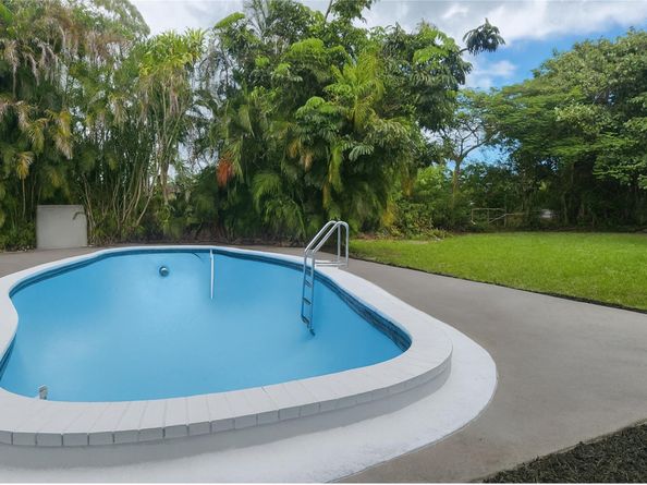 14715 N Spur Dr, Miami FL 33161