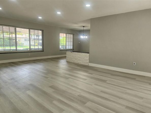 14715 N Spur Dr, Miami FL 33161