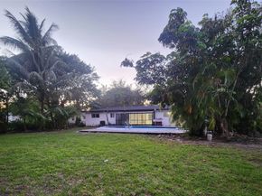 14715 N Spur Dr, Miami FL 33161