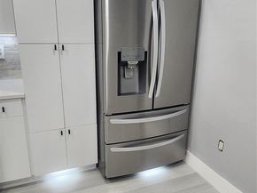 14715 N Spur Dr, Miami FL 33161