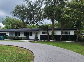 14715 N Spur Dr, Miami FL 33161