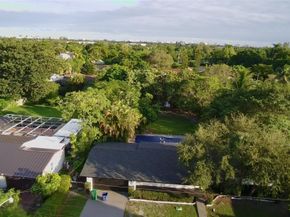 14715 N Spur Dr, Miami FL 33161