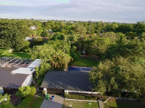 14715 N Spur Dr, Miami FL 33161