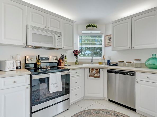 3755 Via Poinciana 405, Greenacres FL 33467