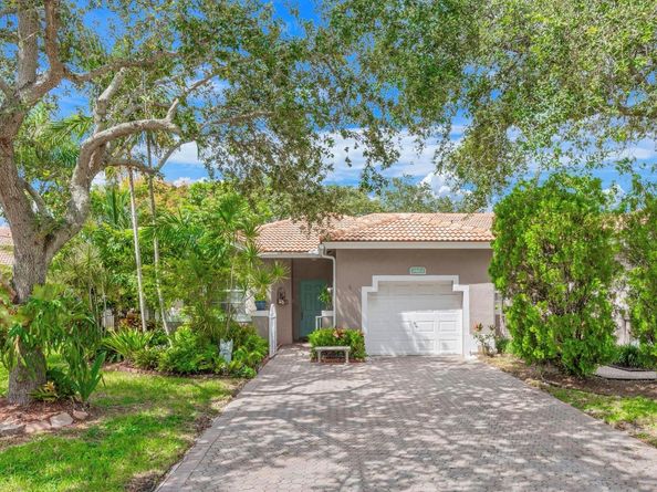 2561 E Aragon Blvd 1, Sunrise FL 33313