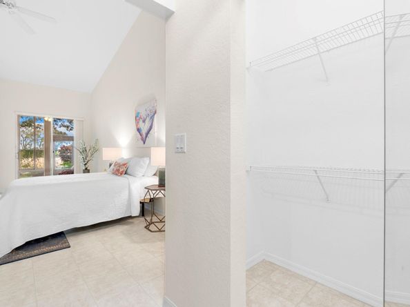 2561 E Aragon Blvd 1, Sunrise FL 33313