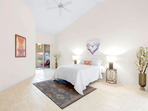 2561 E Aragon Blvd 1, Sunrise FL 33313