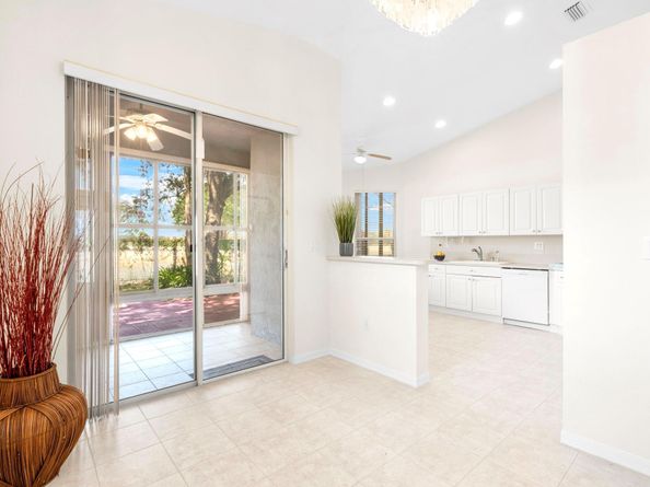 2561 E Aragon Blvd 1, Sunrise FL 33313