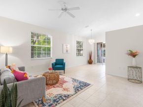 2561 E Aragon Blvd 1, Sunrise FL 33313