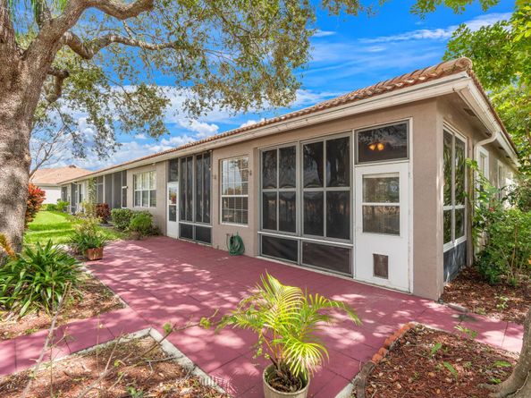 2561 E Aragon Blvd 1, Sunrise FL 33313