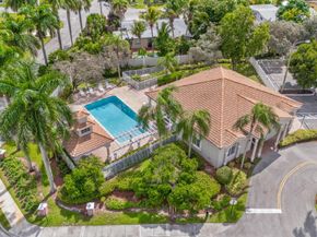 2561 E Aragon Blvd 1, Sunrise FL 33313