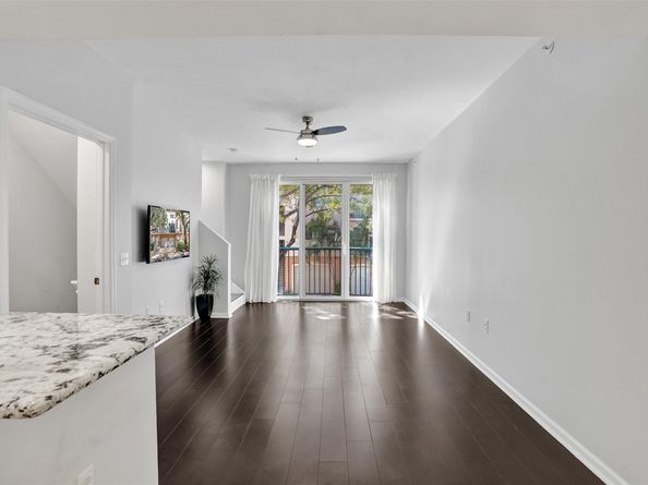 2107 SE 10th Ave 806, Fort Lauderdale FL 33316
