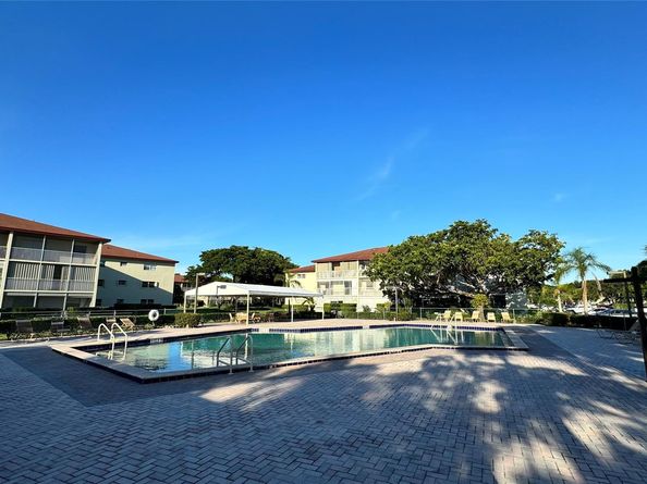 300 SW 134TH Wy 304E, Pembroke Pines FL 33027