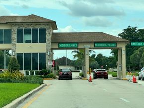 300 SW 134TH Wy 304E, Pembroke Pines FL 33027