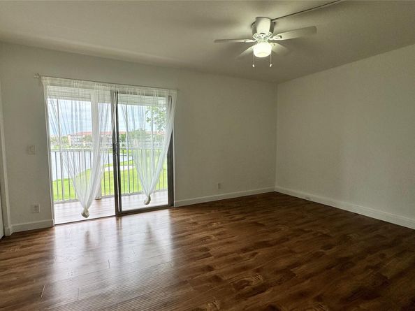 300 SW 134TH Wy 304E, Pembroke Pines FL 33027