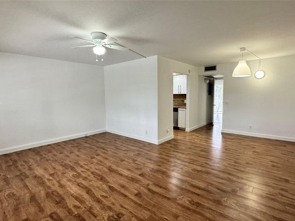 300 SW 134TH Wy 304E, Pembroke Pines FL 33027