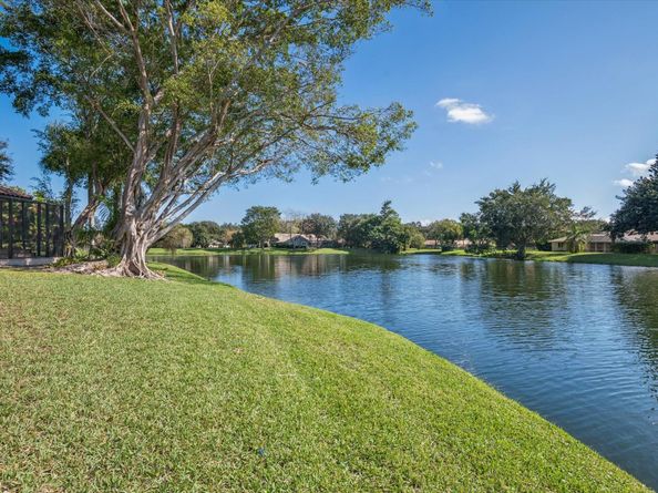 7600 Hyannis Ln, Parkland FL 33067